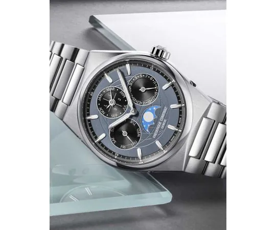 腕時計 MILKFED.AT HEAVEN27 The Eye-Catching Panda Edition of Frederique Constant's Highlife