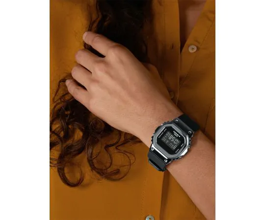 Casio GM-S5600U-1ER G-Shock GM-S-Serie 38mm 20ATM Ladies watch